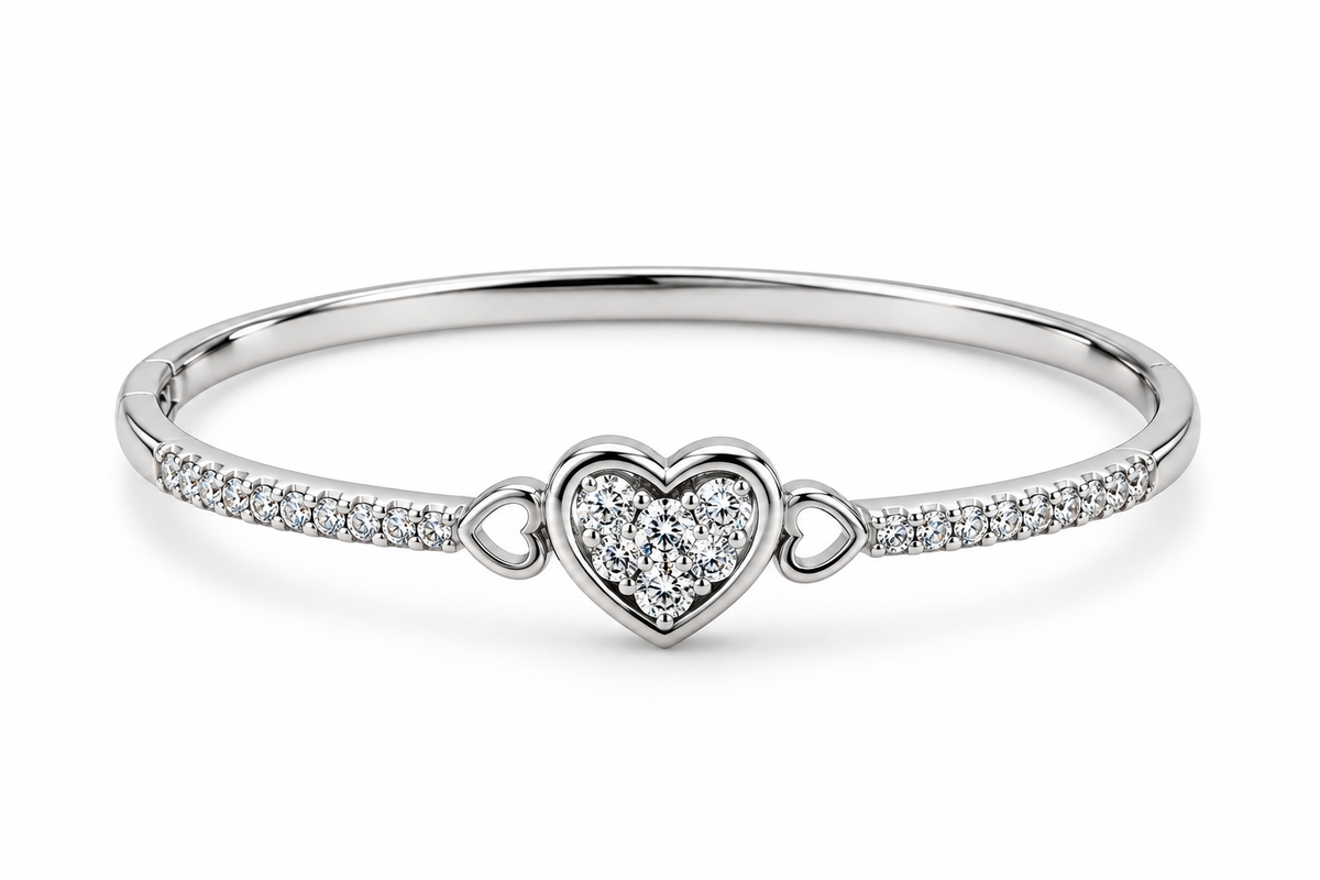 Silver-tone heart, Gold-tone statement ring, Gold-tone oval bangle bracelet detailed heart-shaped centrepiece and a repeating link-style band.