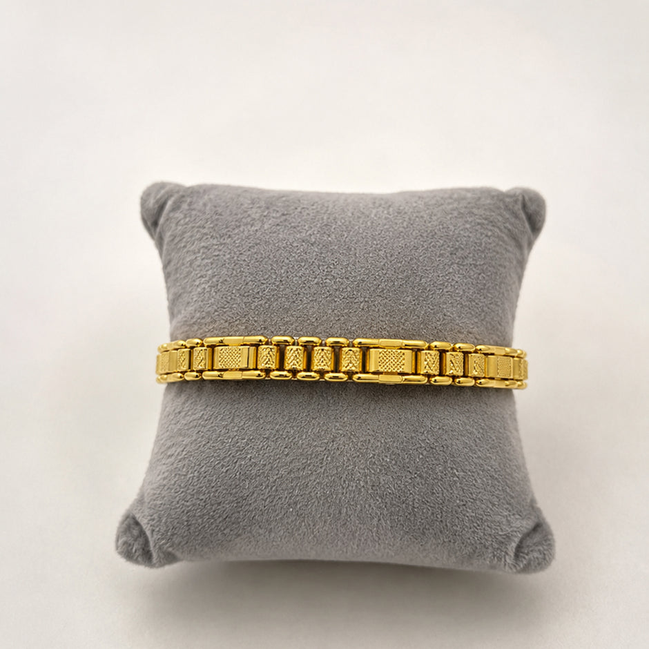 Bhavmayi   Men-ElegantGold-Plated Link Bracelet