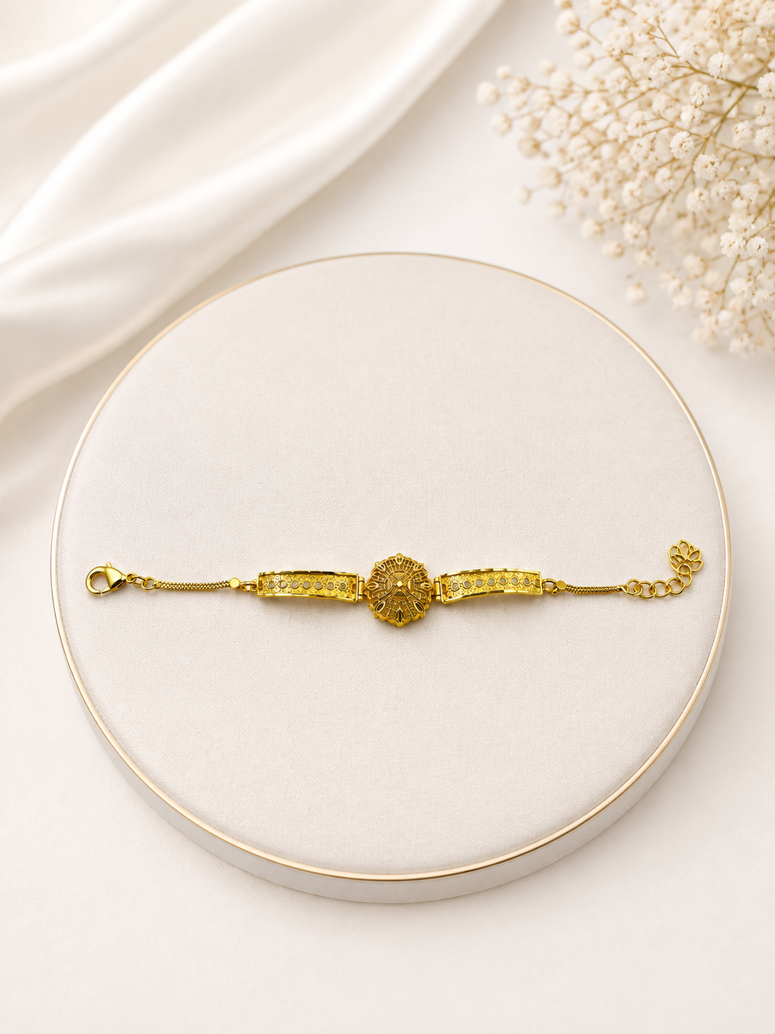 Bhavmayi Floral Elegance Gold Bracelet