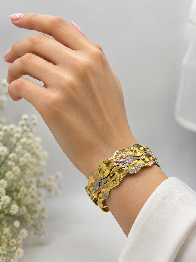 Bhavmayi Tri-Tone Wavy Grace Bangle Set