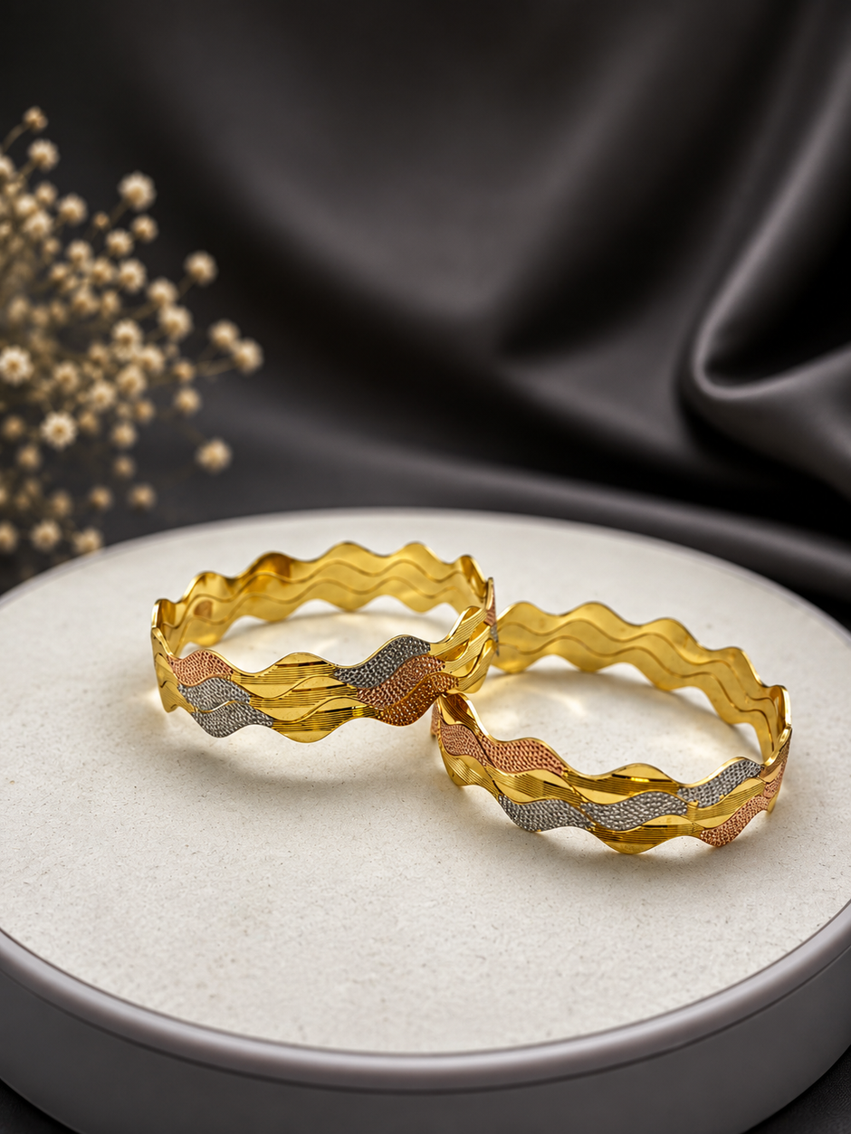 Bhavmayi Tri-Tone Wavy Grace Bangle Set