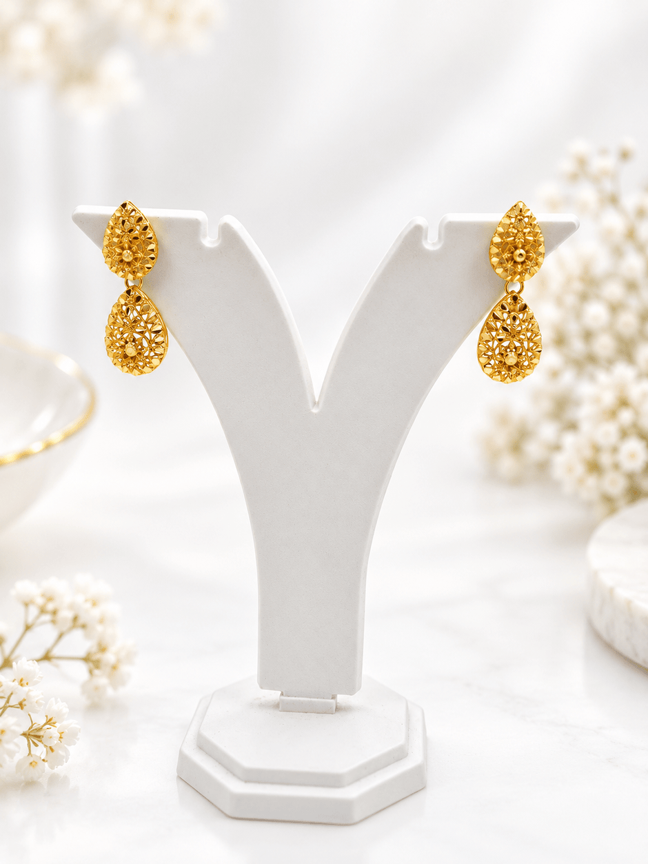 Bhavmayi Golden Teardrop Floral Pendant Necklace Set - bhavmayi