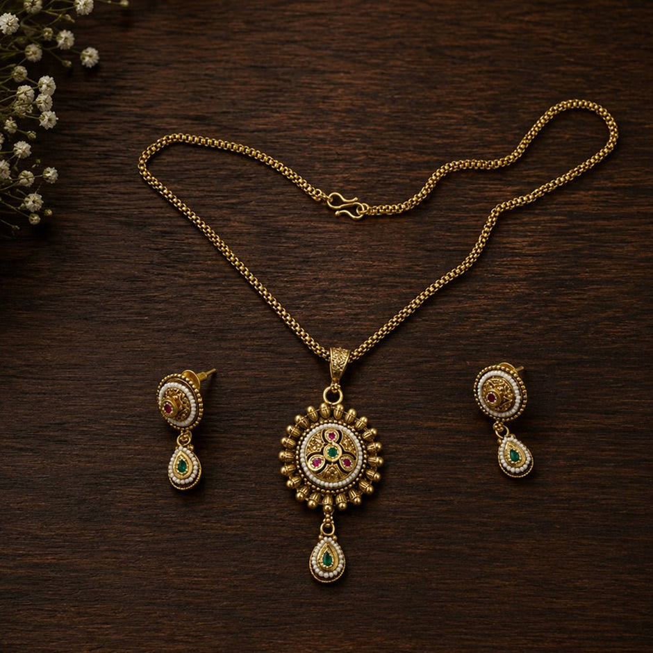 Bhavmayi Heritage Round Pendant Necklace Set - bhavmayi